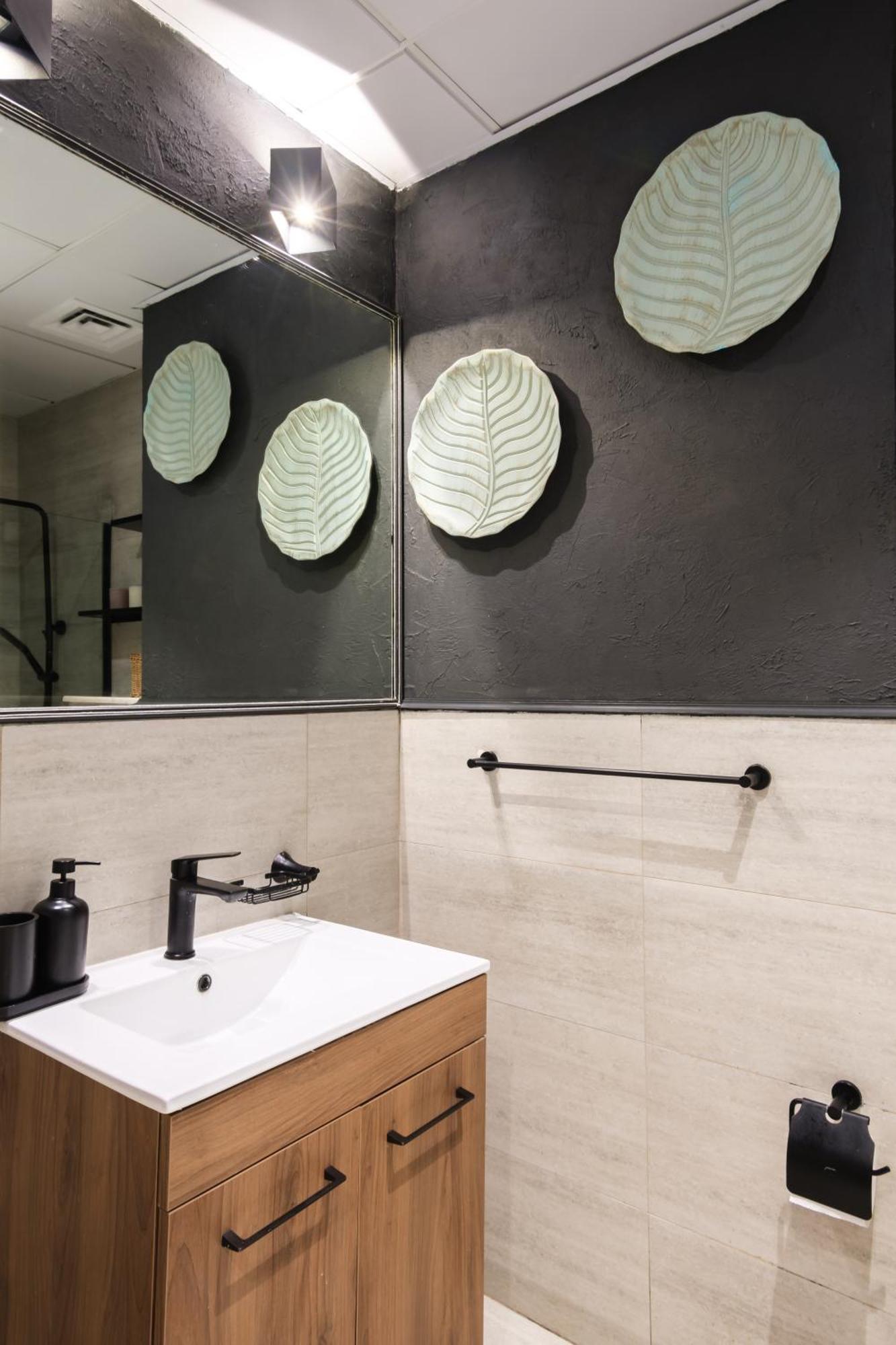 Industrial Chic Retreat Apartment Al Qurayyah Ngoại thất bức ảnh