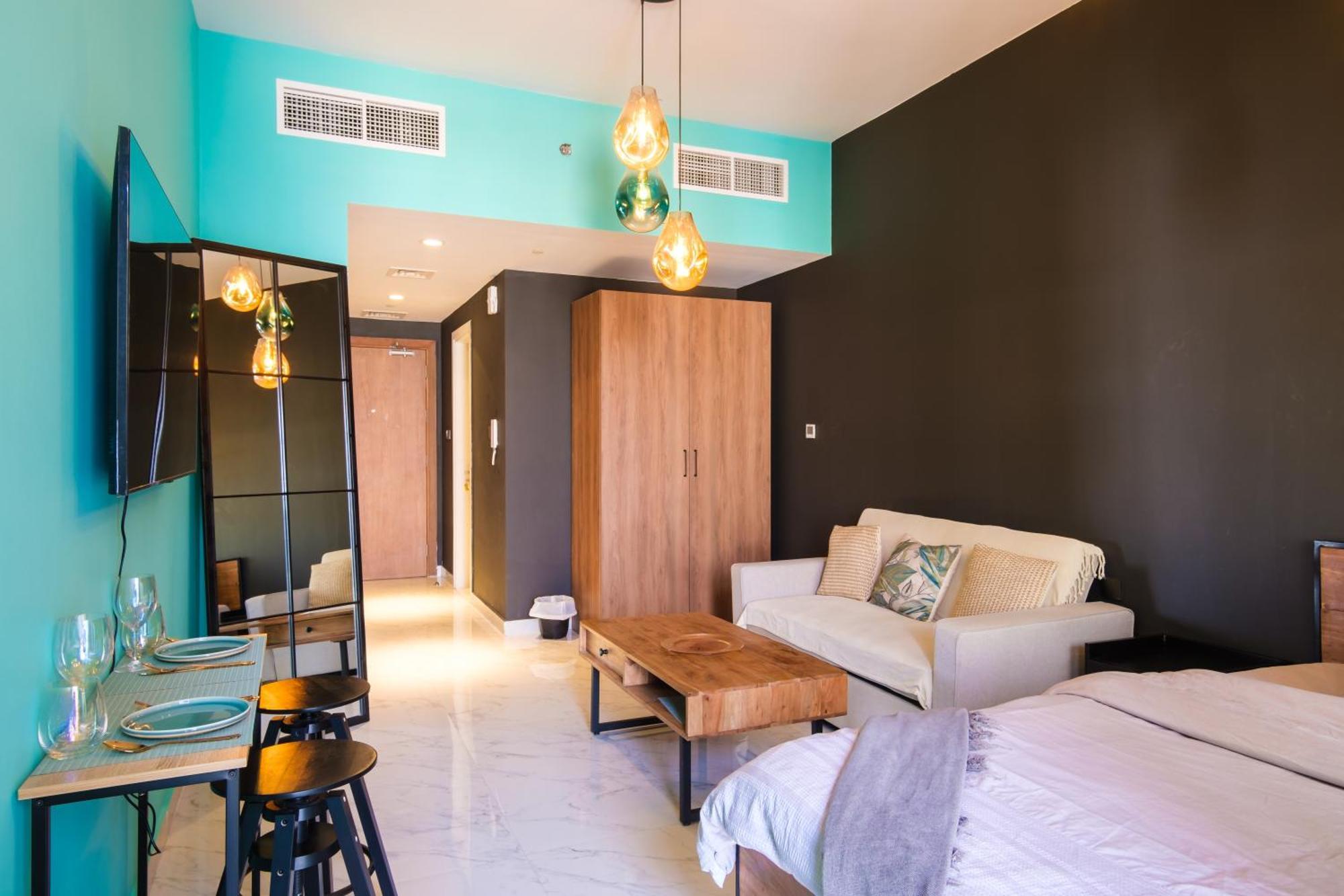 Industrial Chic Retreat Apartment Al Qurayyah Ngoại thất bức ảnh